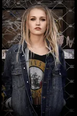Urban Portrait — Confident Grunge